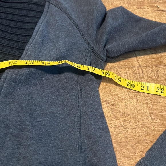 Lululemon Bliss Break Wrap - Picture 8 of 9